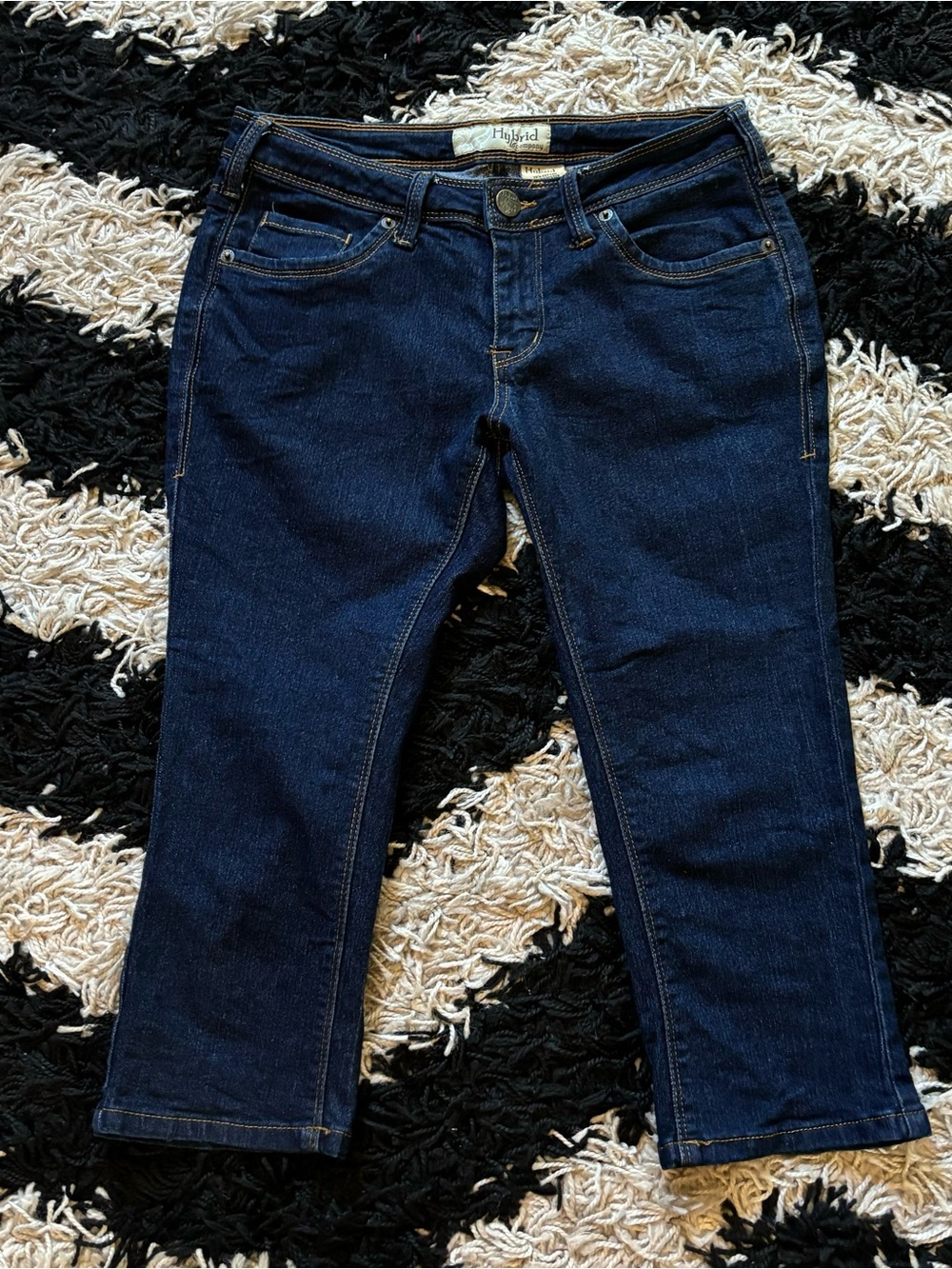 Hybrid & Company Dark Wash Denim Skinny Fit Low Rise Capri Jeans